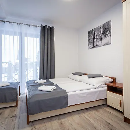 Gorska Dolina Jacuzzi & Sauna 住宿加早餐酒店 3*