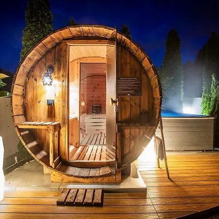 Gorska Dolina Jacuzzi & Sauna פורונין
